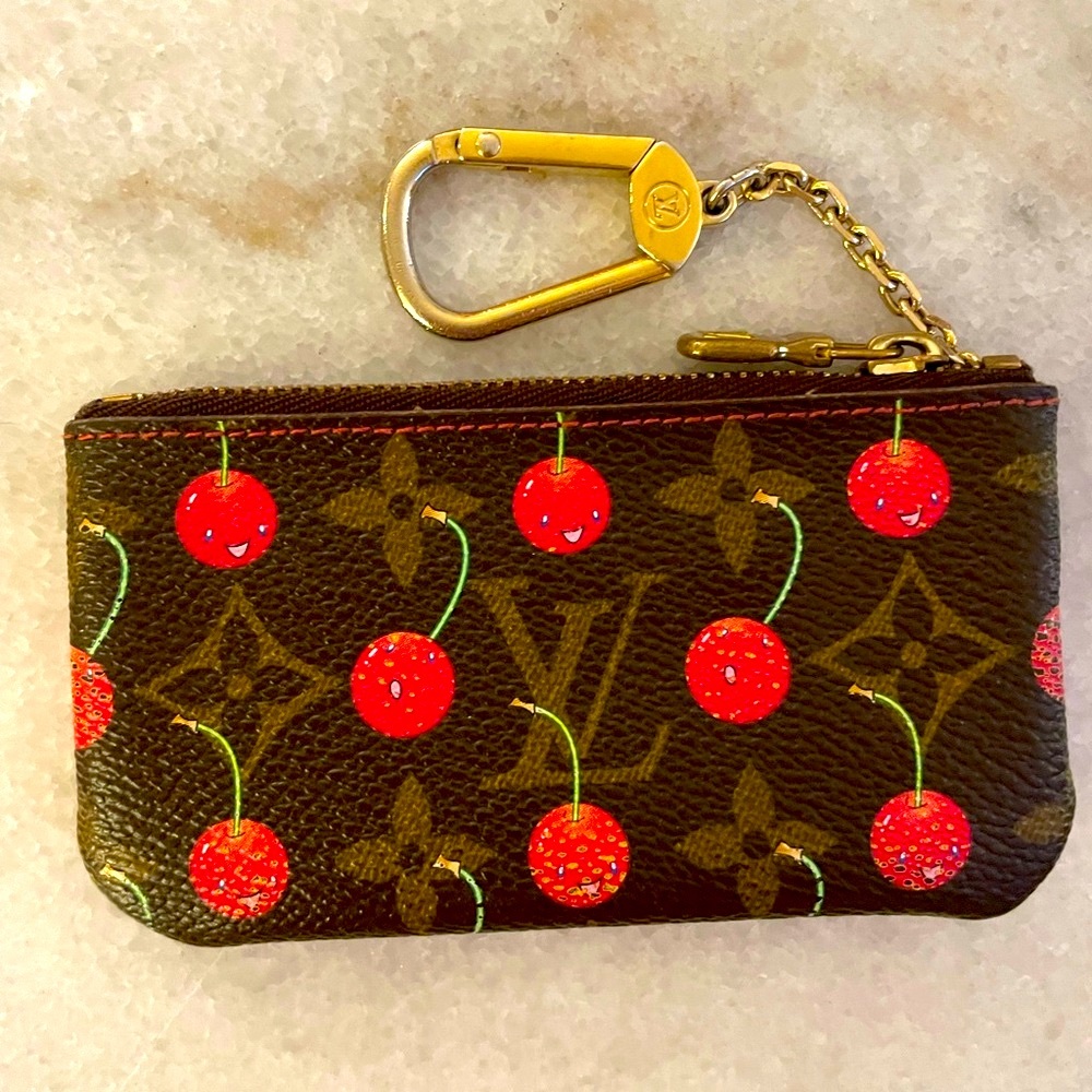 🍒Limited edition Authentic Louis Vuitton
cherry Cles coin key pouch 🍒